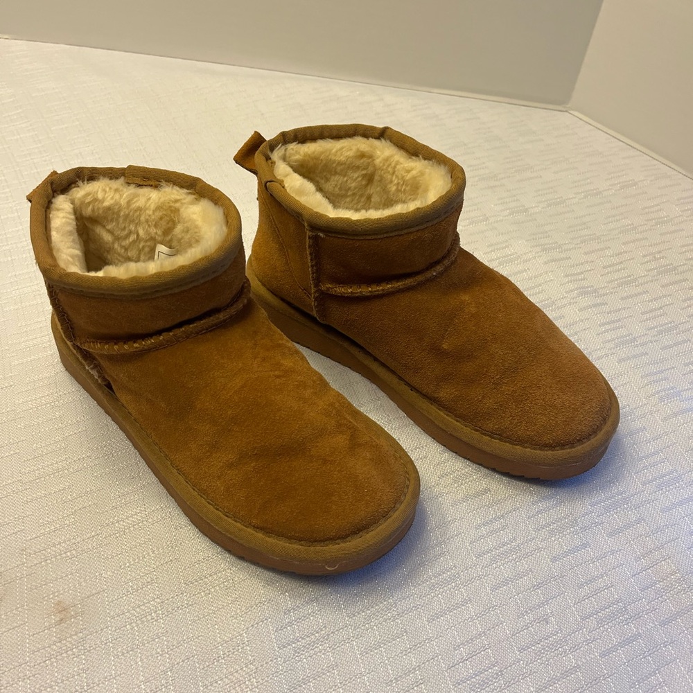 Cozy Tan suede and sheepskin Ankle Boots